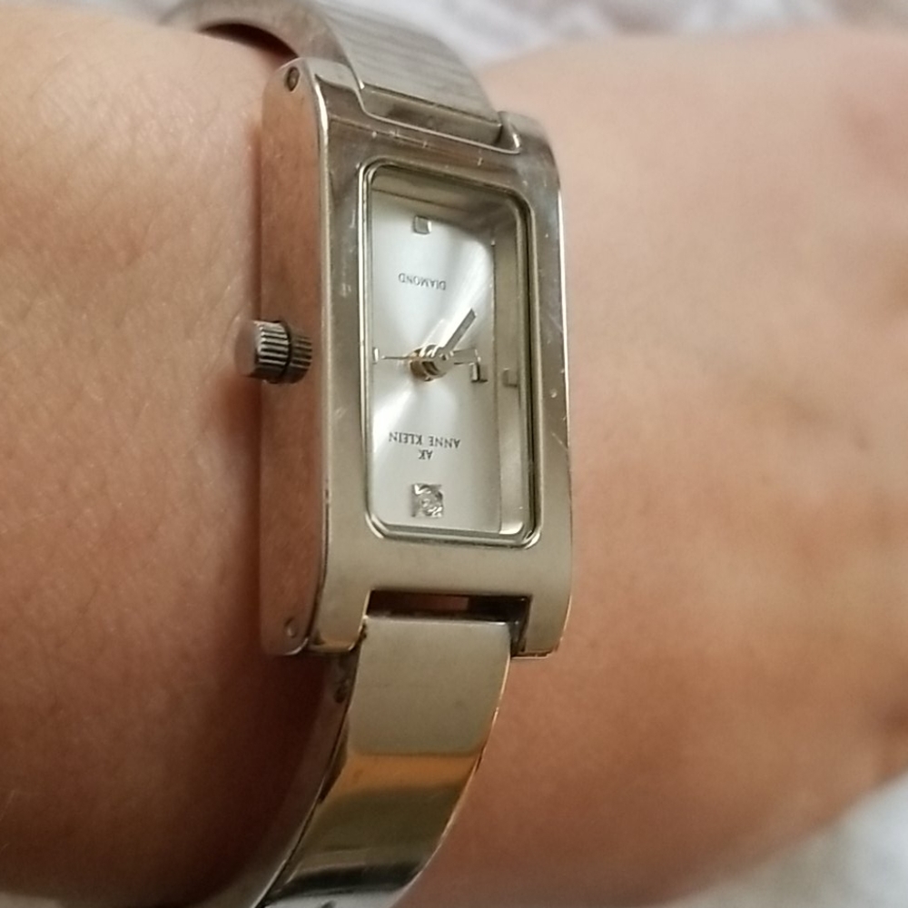 Watch - Picture 3 of 5